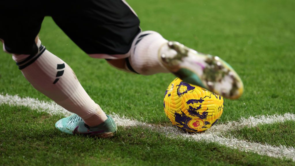 Бивш английски национал по футбол е задържан по подозрение в опит за изнасилване