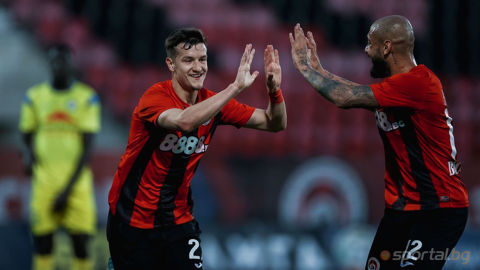 Локомотив София отпаднаха от ЦСКА след загуба с 1 2