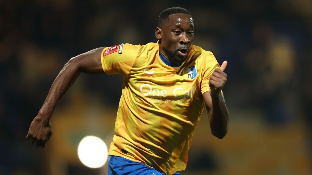 Футболист на Мансфийлд беше осъден на 14 месеца затвор заради убийство на колоездач