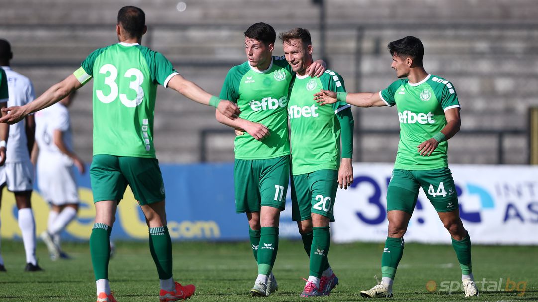 Хебър се раздели с четирима футболисти и води преговори за разтрогване с още един