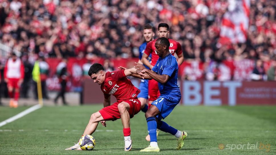 11-те на ЦСКА и Левски, "червените" с много резерви, "сините" с трима дефанзивни халфа и без таран