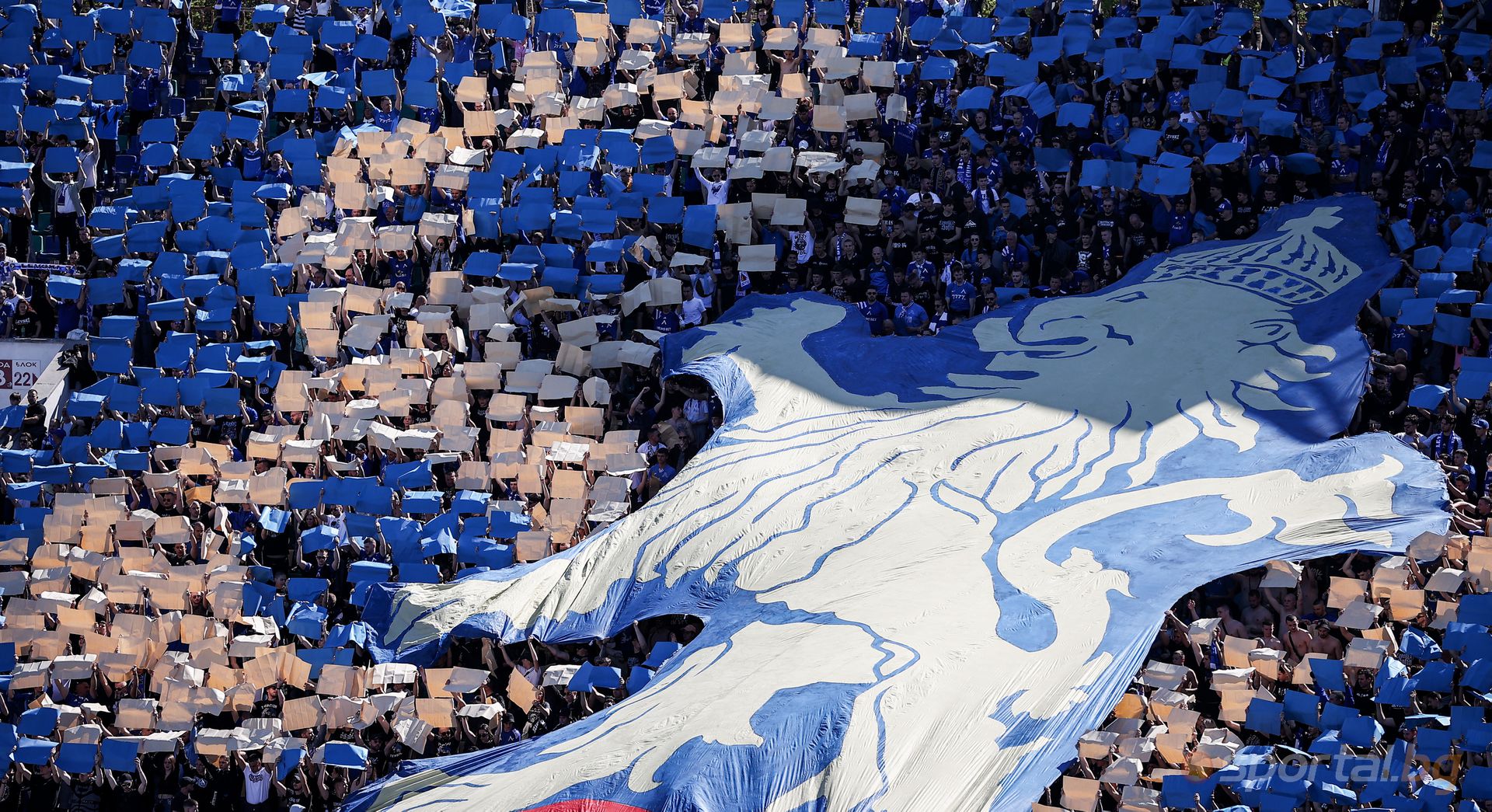 Фенове на дербито ЦСКА - Левски