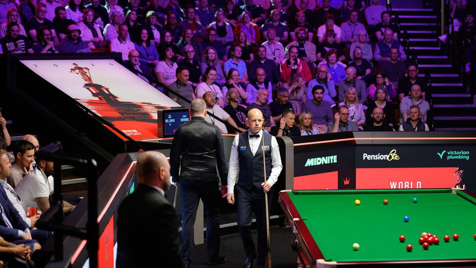 "Крусибъл" зове: Хоукинс притисна Уилямс до стената