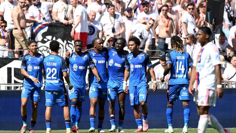 Лион спечели и продължава да се бори за мястото си в ШЛ