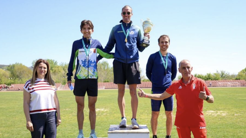 Иван Андреев и Девора Аврамова триумфираха на 10 000 метра на националния шампионат в Хисаря