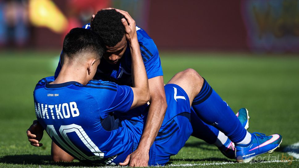 Левски докосва титлата след впечатляващ обрат над ЦСКА, дори голям гаф на Вуцов не спря "сините"