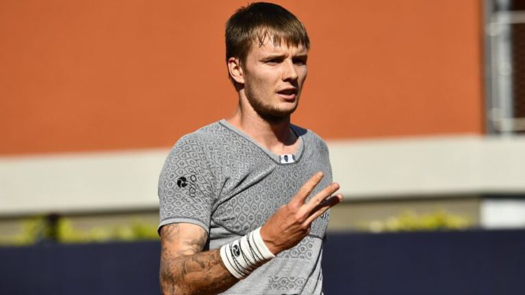 Бублик се почерпил с 3 чаши шампанско преди демо турнира UTS