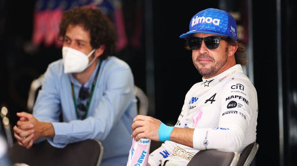 Алонсо ще кара поне 2 години за Астън Мартин