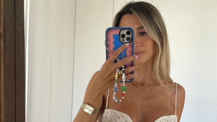 Бивша футболна половинка показа изумителни извивки