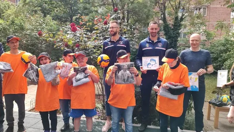 Волейболни шампиони играха с кауза