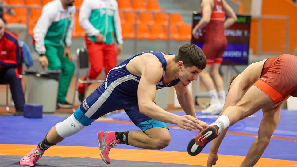 Радомир Стоянов стигна до четвъртфинал на Световното за младежи