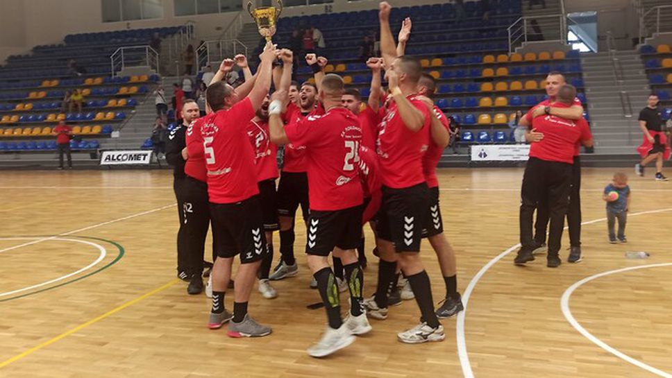 Локомотив (Горна Оряховица) спечели за първи път в историята си титлата на България по хандбал за мъже