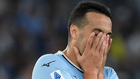 Лацио се издъни жестоко срещу десет от Лече и няма да играе в Европа, южняците се спасиха