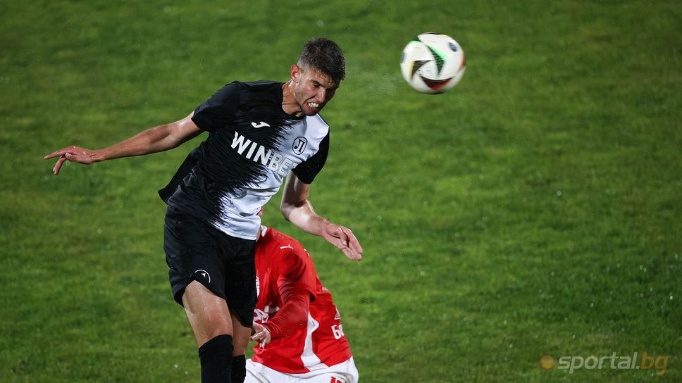 Бранителят на Локомотив Пловдив Тодор Павлов е попаднал в полезрението на