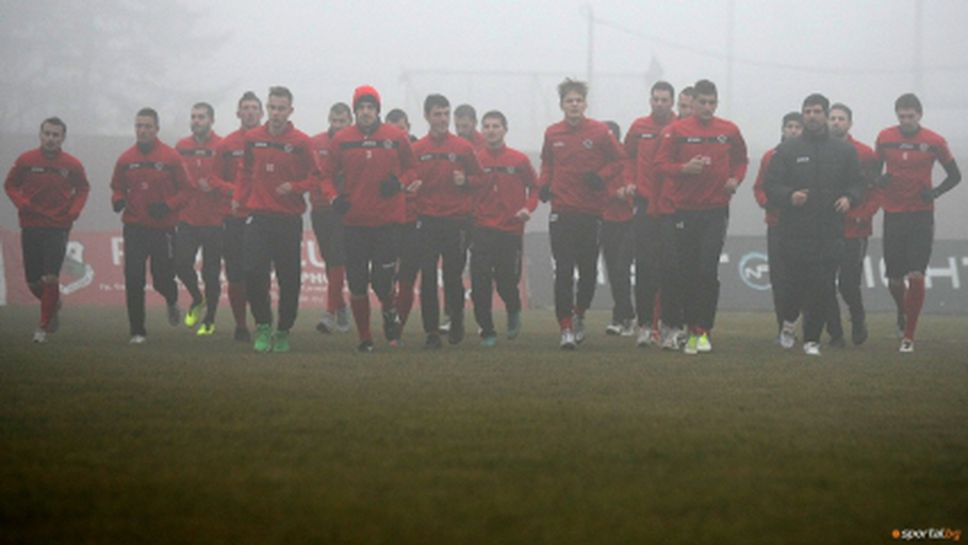 Локо (Сф) предлага договор на Камен Хаджиев