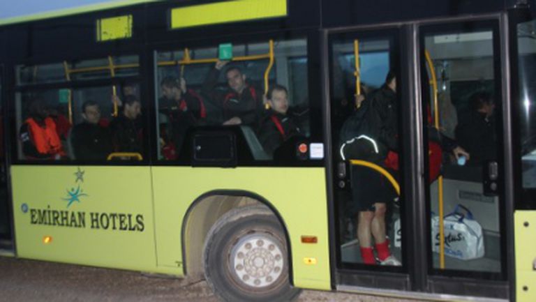 Автобусът на ЦСКА - с № 94 към Студентски град (снимки+видео)