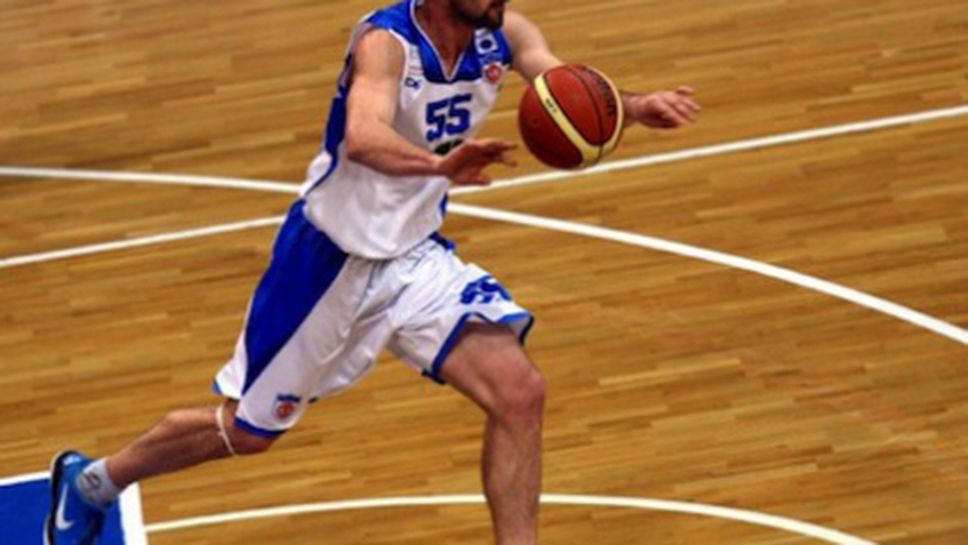 Черноморец с първа победа след 13 поредни загуби