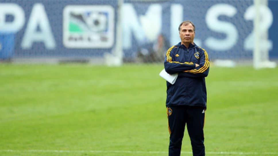 Брус Арина удължи договора си с Ел Ей Галакси