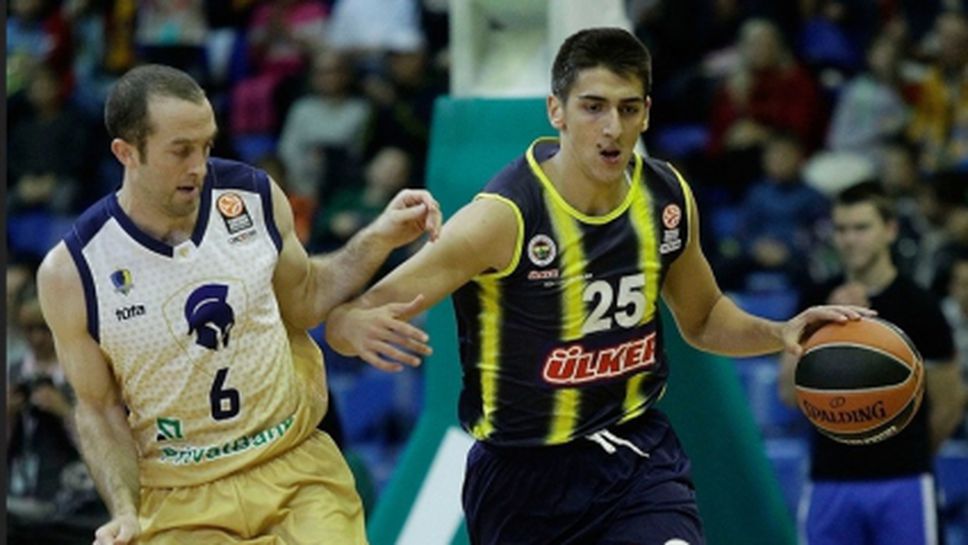 Още един тежко контузен във Фенербахче