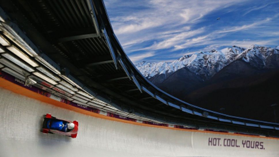 Оперираха работника, бутнат от шейна на пистата в Сочи