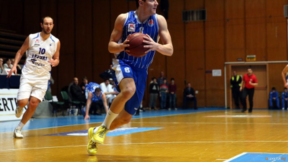 "Моряците" удавиха Спартак за едно полувреме