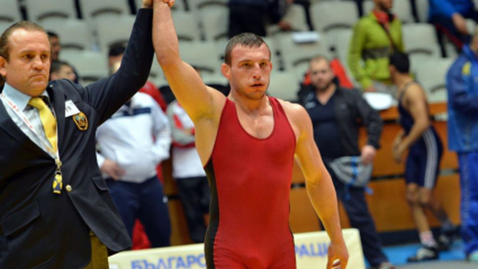 Четирима българи на финалите в първия ден на "Дан Колов" и "Никола Петров"