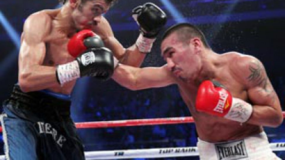 Васкес защити короната