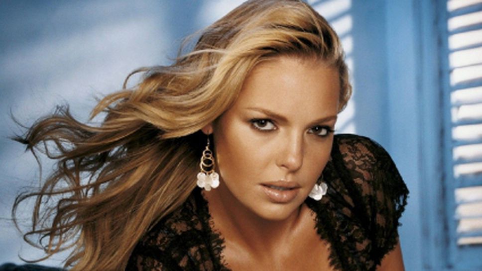 Холивудска актриса спасява бездомни кучета от Сочи