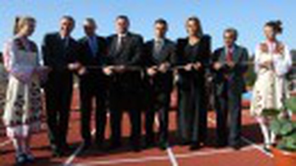 Откриха лекоатлетическата писта в Правец