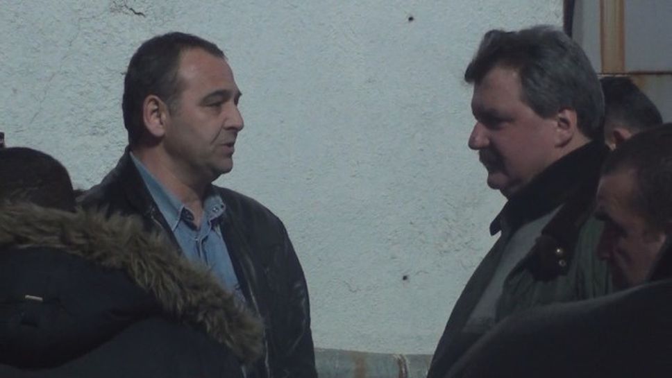 Батков и Ники Илиев обсъждат играта на Левски на полувремето
