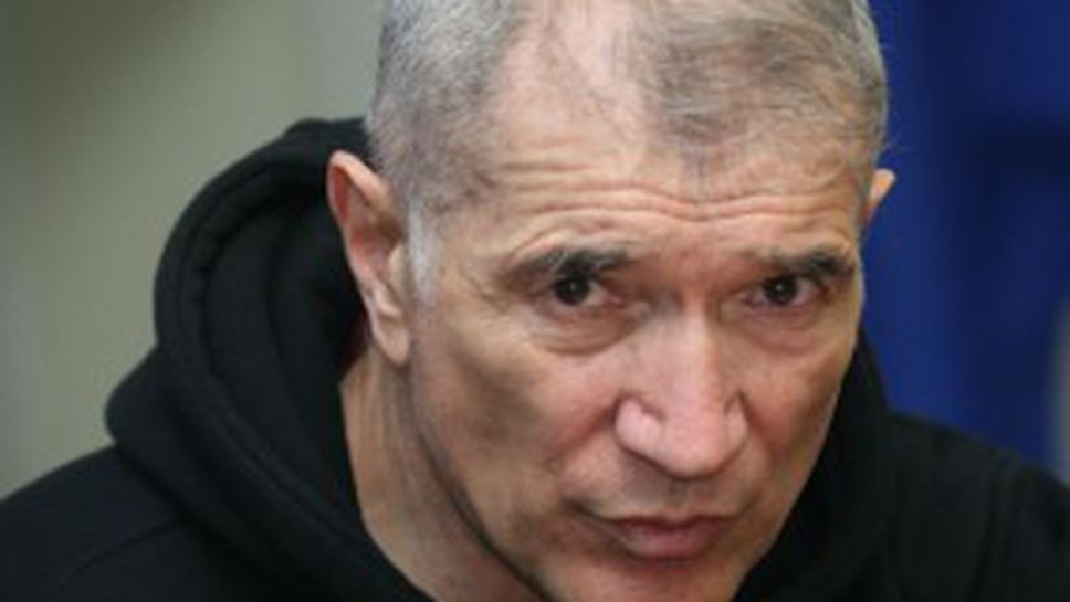 Пет медала и скандално съдийство за българските боксьори в Албания