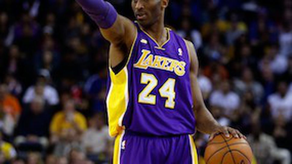 Неуморен Коби води Лейкърс към плейофите