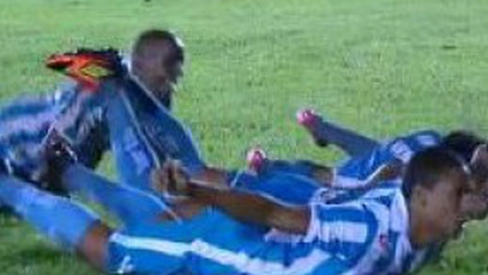 Това ли е най-лудият гол на сезона? (видео)