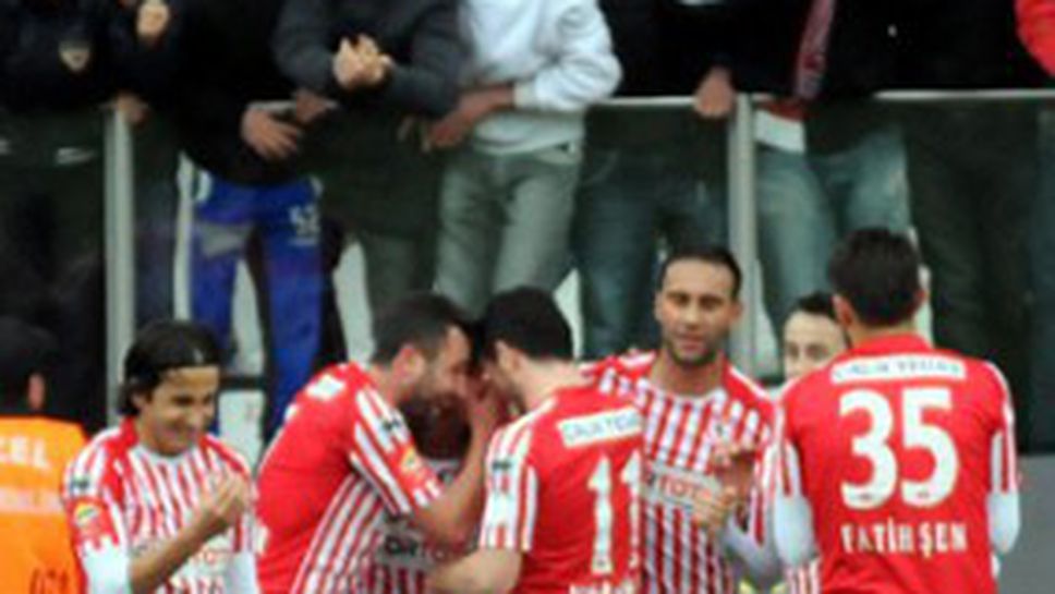 Николай Димитров вкара при загуба на Самсунспор