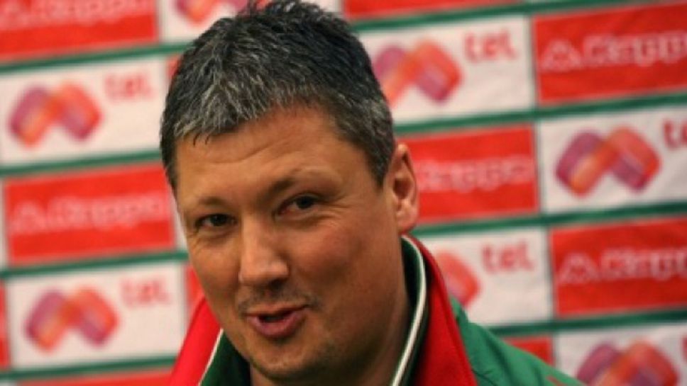 Любо Пенев: Българският футбол и отборите дърпат нагоре