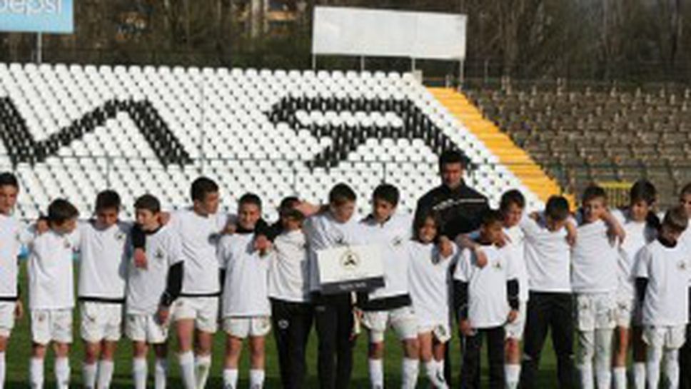 Славия и Партизан на финала на международния турнир в чест на стогодишнината на "белите"