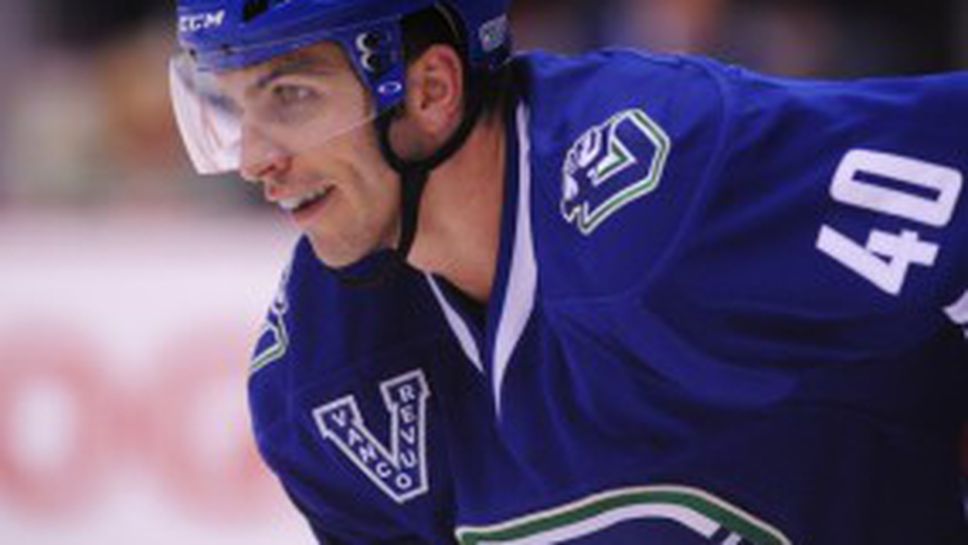 Ванкувър заслужи място в плейофите след успех срещу Детройт, Чикаго губи