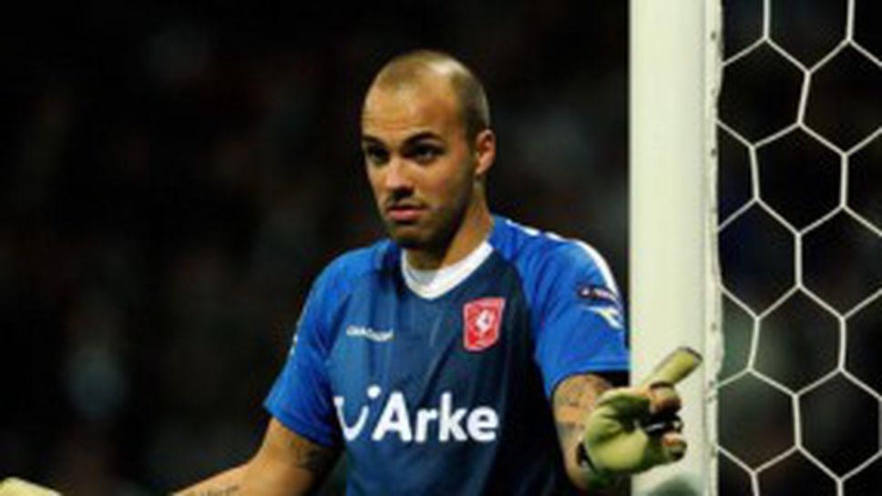 Твенте се добра до равенството срещу Венло