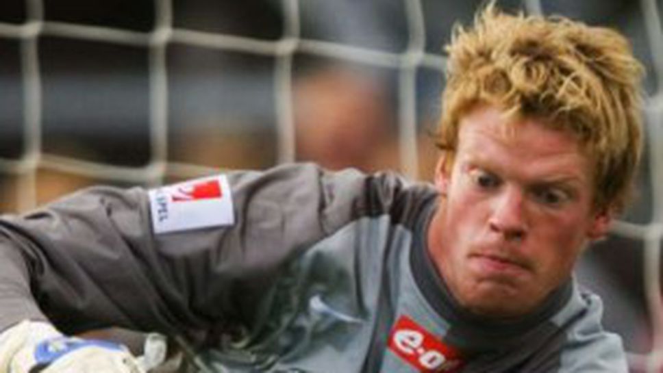 Вижте как вратар финтира нападател в Швеция (видео)