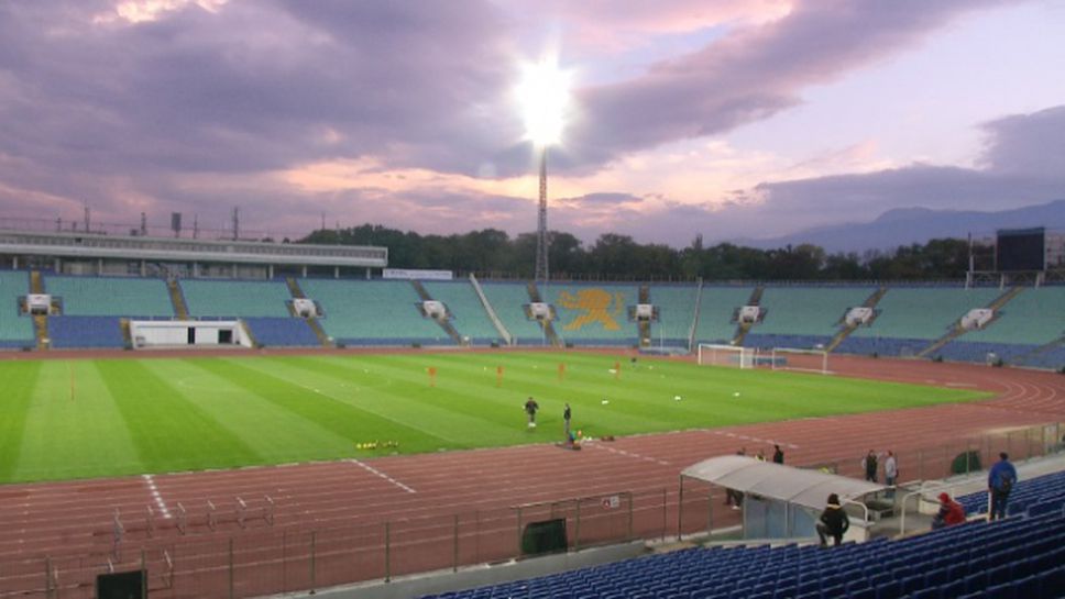 "Лъвовете" тренират на "Васил Левски" преди заминаването за Армения