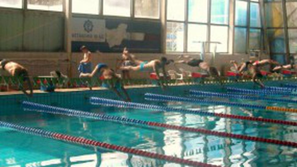 Стотина ще плуват на турнира за ветерани на АБП