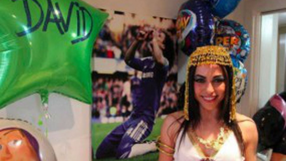 Ева от Челси се облече като Клеопатра на рождения ден на Давид Луиш