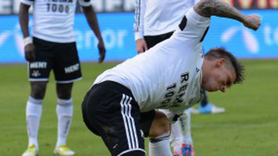 Гняв! Играч на Розенборг си скъса фланелката след скандално неотсъдена дузпа (видео)