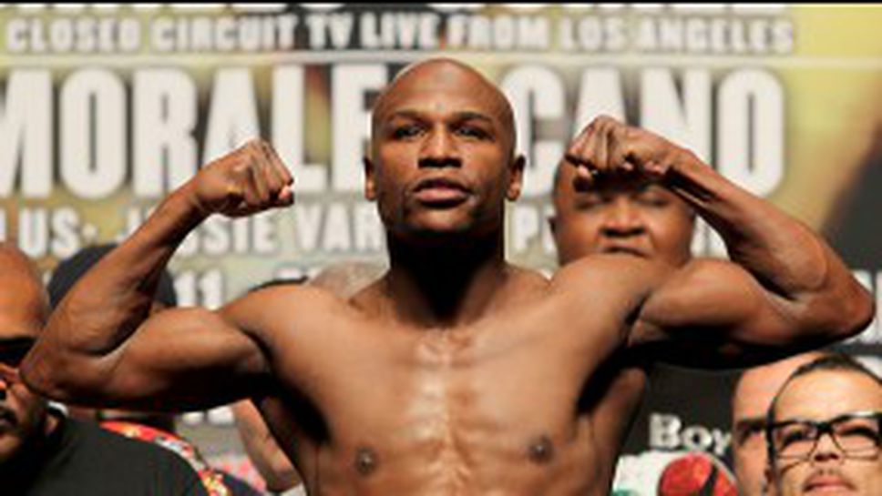 Флойд се бие на 14 септември