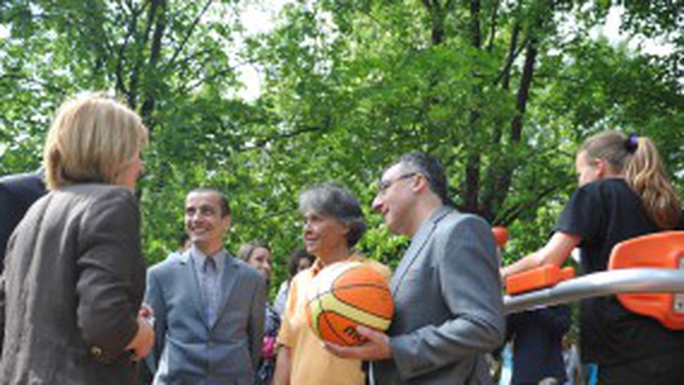 Петър Стойчев откри нова площадка в парк "Заимов"