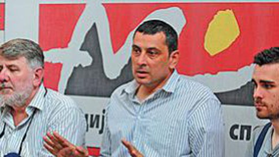 Ники Желязков си заведе български помощник в Македония