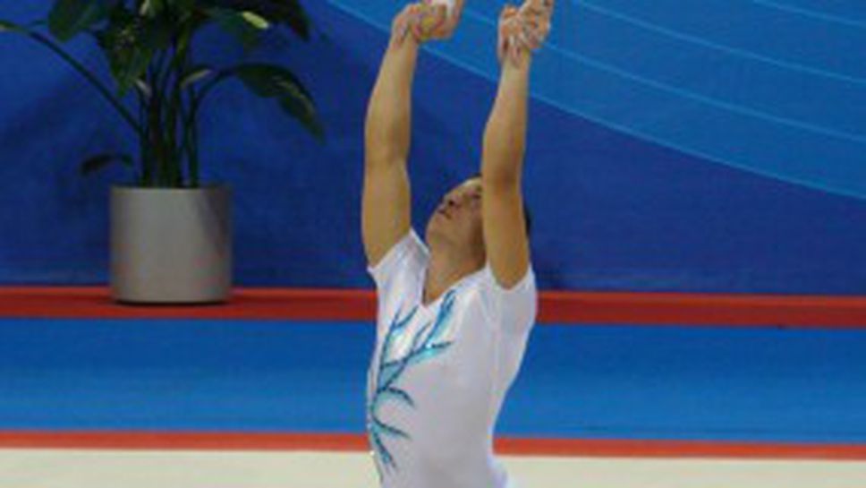 Четворката ни мъже в акробатиката влиза във финала с втори резултат