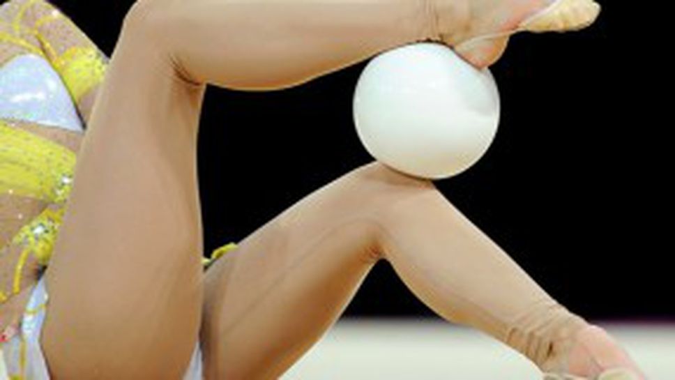 Владинова е 12-а, а Стайкова - 20-а след първите два уреда в Корбей-Есон