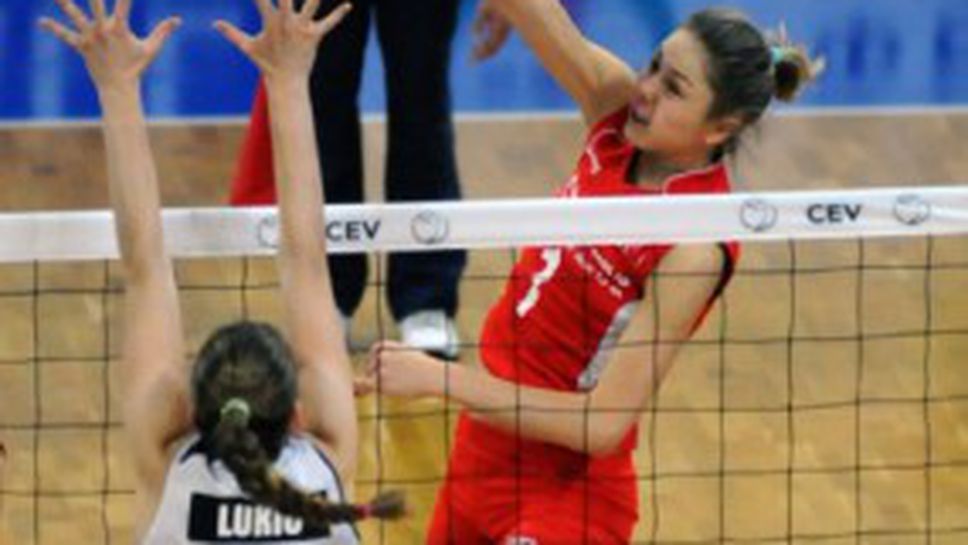 Девойките на България разгромиха Хърватия с 3:0 в Самоков