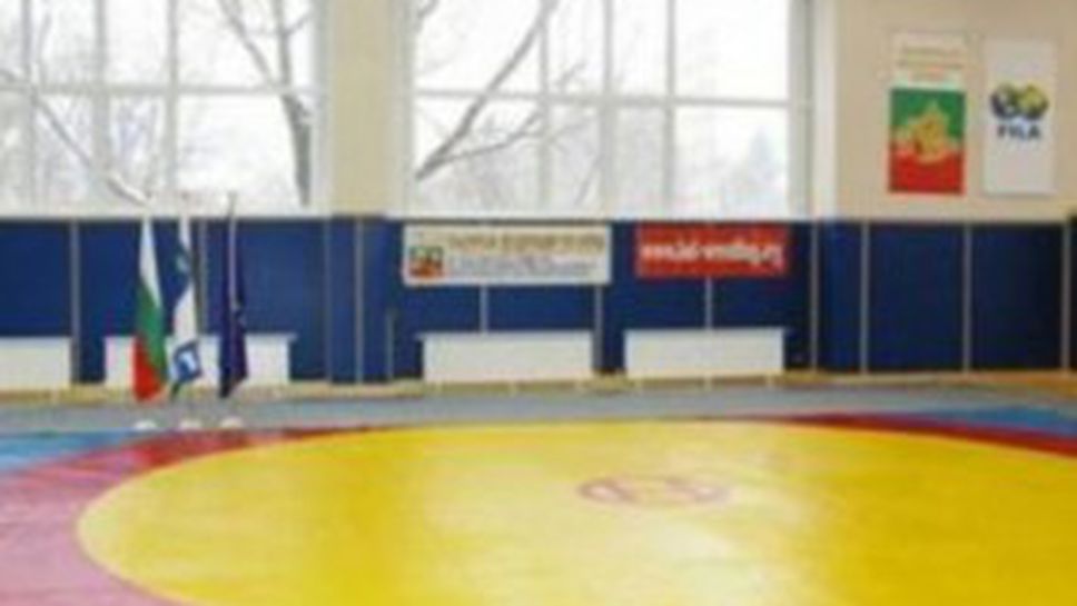 Националите в свободен стил заминаха на лагер в Румъния